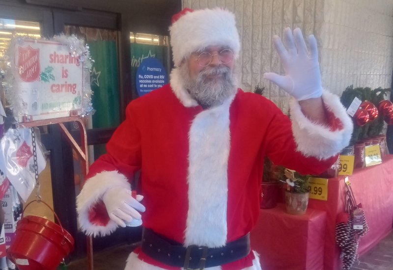 You probably heard bells ringing while shopping at Smith’s grocery stores in Los Alamos or White Rock last December. Thanks to thirty-seven dedicated volunteers and numerous generous community members who donated coins and cash to the kettles, nearly $11,000 was raised through this annual fundraiser, which Self Help organizes in partnership with the Salvation Army.
